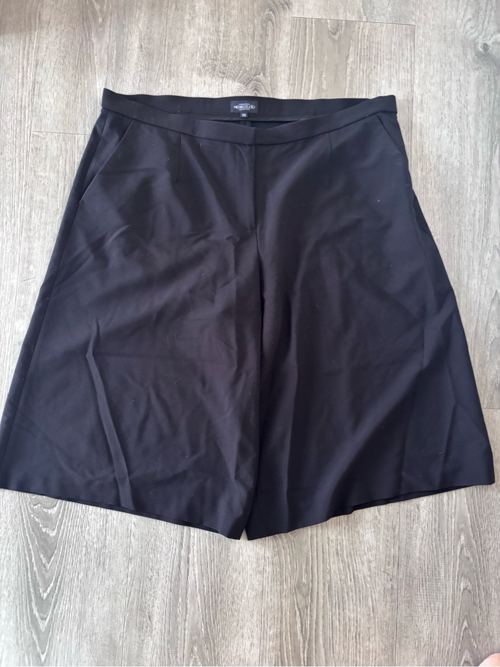 Michel Studio Black Women's Bermuda Shorts